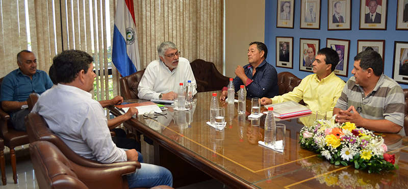 Presidente Lugo con Pobladores de Santa Rosa del Aguaray