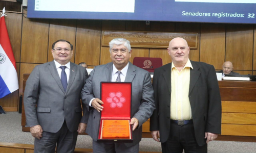 David Galeano, referente de la lengua guaraní, recibió reconocimiento por su destacada trayectoria