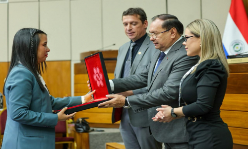 Reconocen labor que impulsa la presencia del guaraní en nuevos espacios