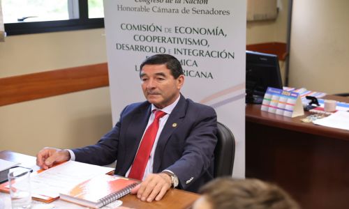 Analizan acuerdo comercial y proyecto sobre cooperativismo escolar