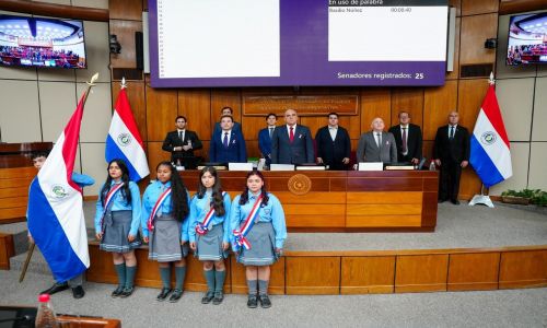 Estudiantes acompañaron el inicio de la sesión del Senado
