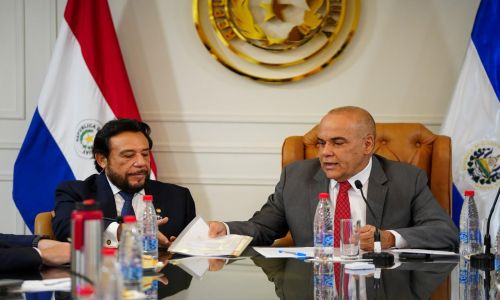 Senado entrega a vicepresidente salvadoreño antecedentes legislativos sobre la repatriación de Mangoré