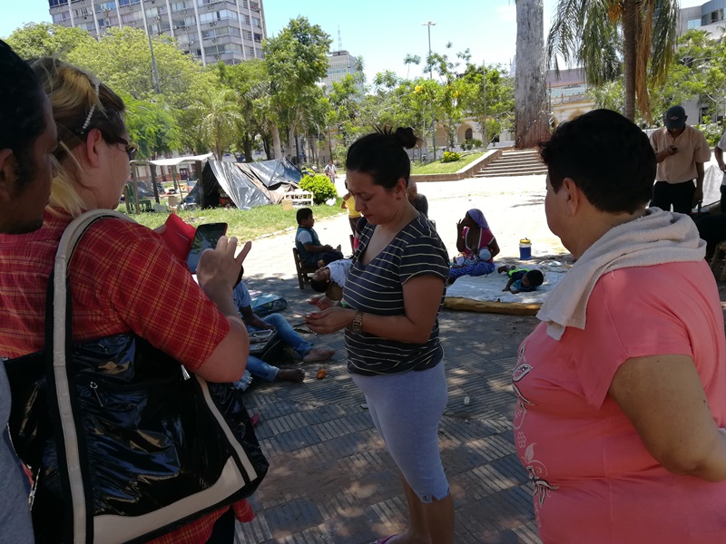 Indigenas frente al Congreso 1