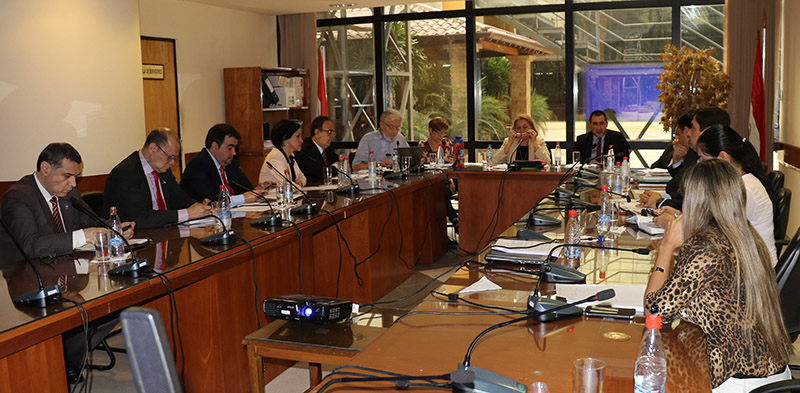 MINISTRA LEA Y MARCOS MEDINA