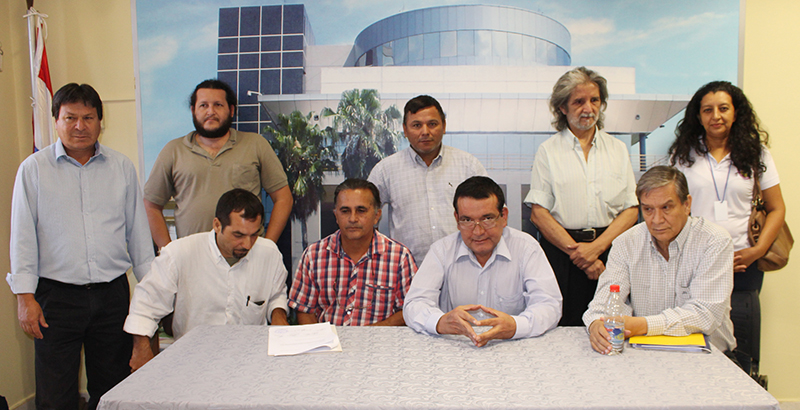 SEnadores en conferencia de Prensa