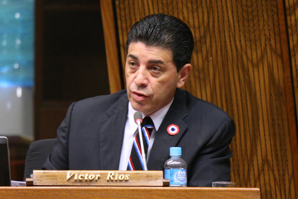 senador victor rios