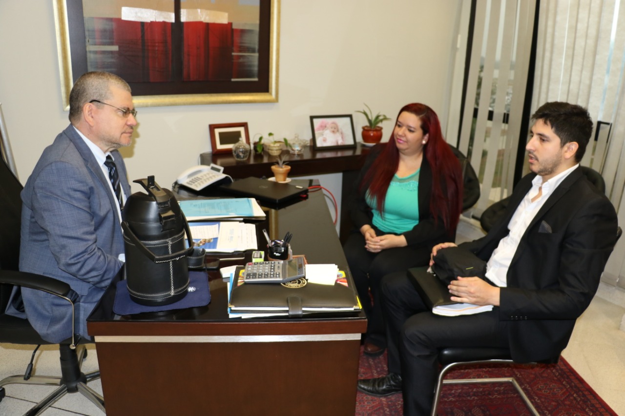 Senador Barrios con padre de bianca