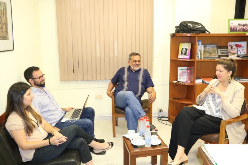 Senador Pereira con gente del MOPC 1