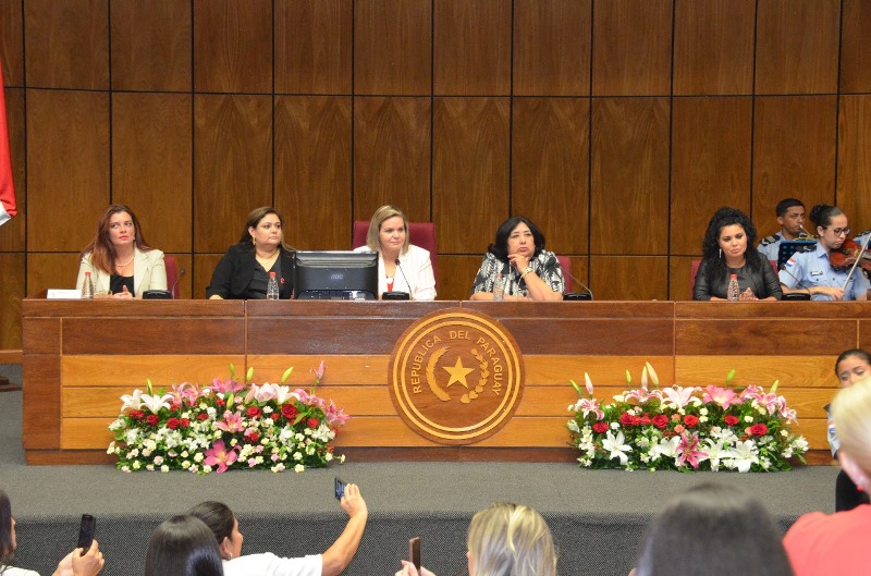 acto mujer paraguaya 1