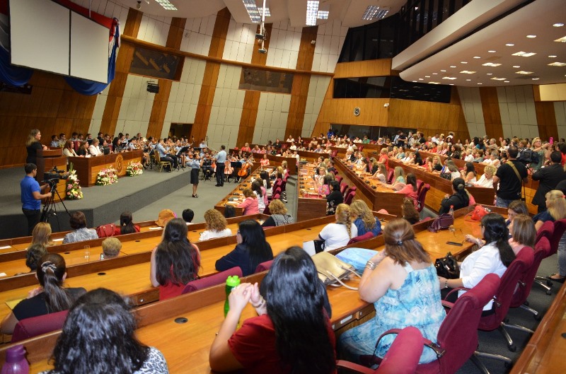 acto mujer paraguaya 2