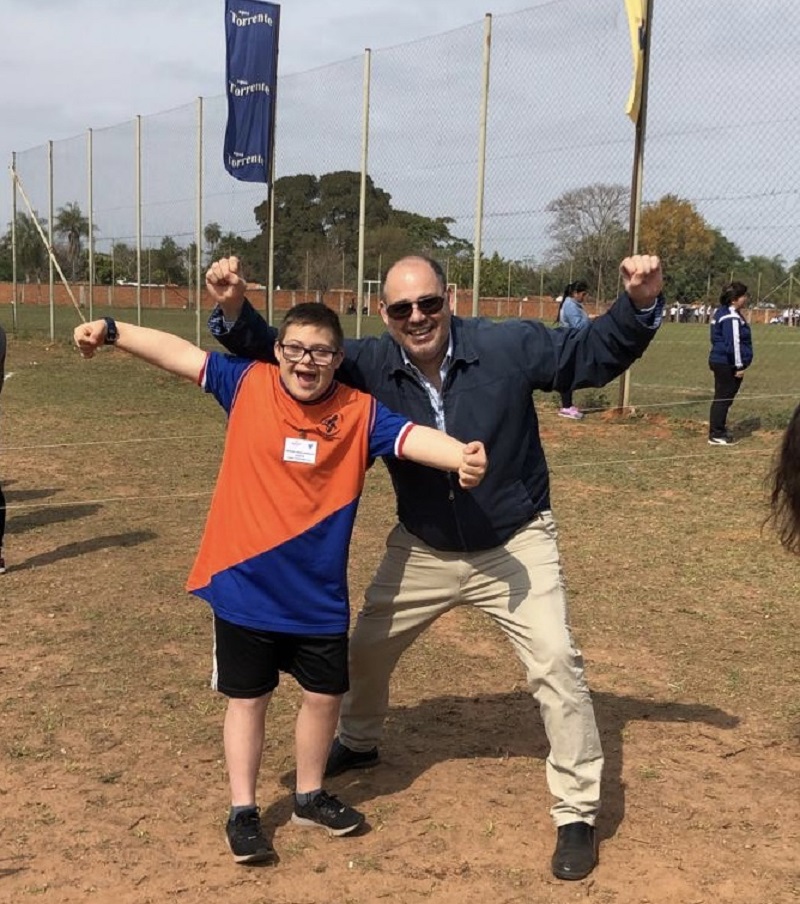 senador abel e hijo