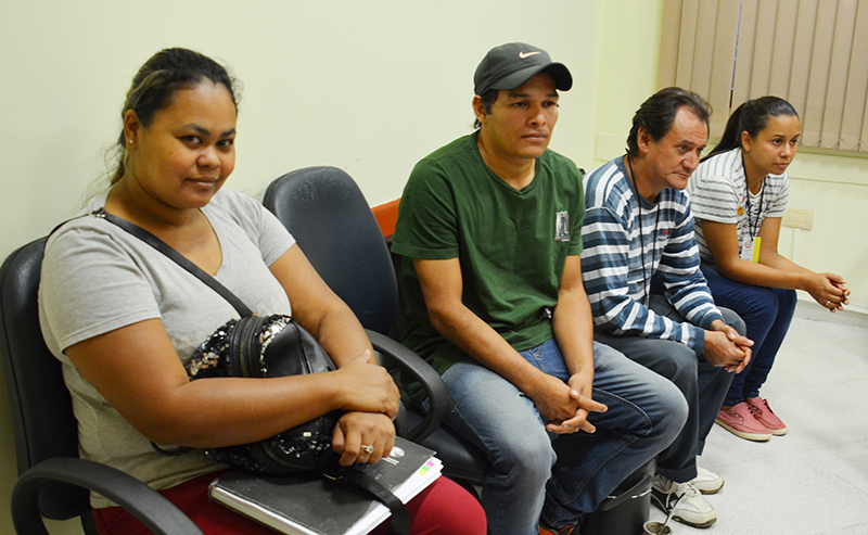 senador con pobladores de luque 2