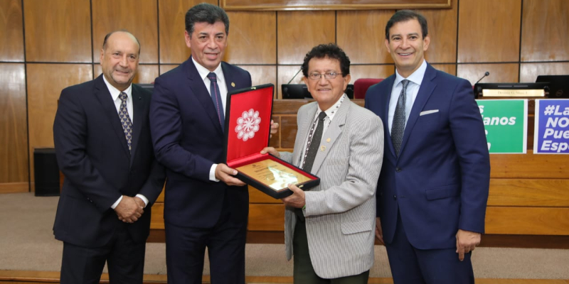 Músico paraguayo fue homenajeado por el Pleno