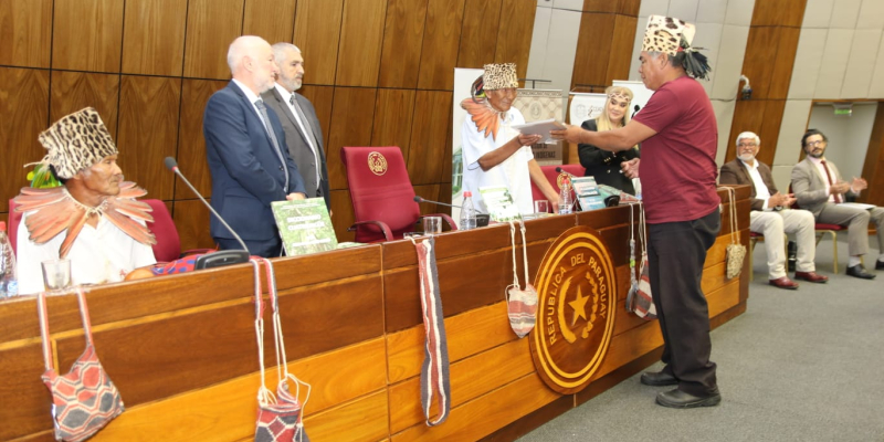 Se presentó diccionario cuatrilingüe: ayoreo – español – guaraní - portugués