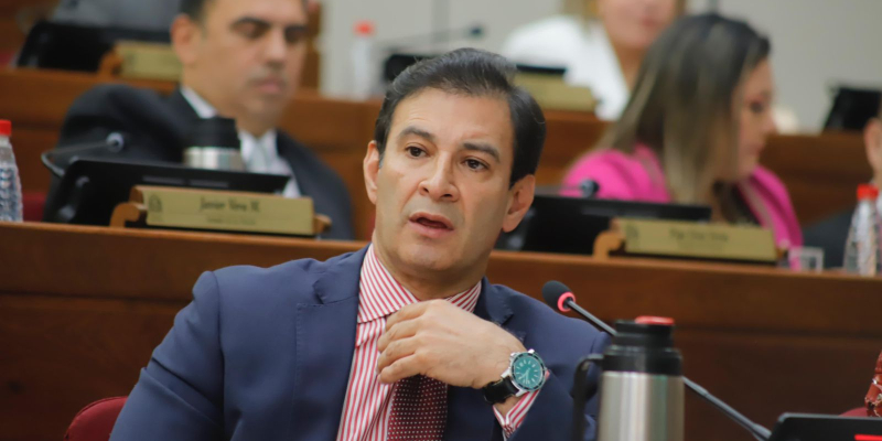 Titular del Senado resaltó la importancia de la firma del convenio con la Universidad de Bolonia   