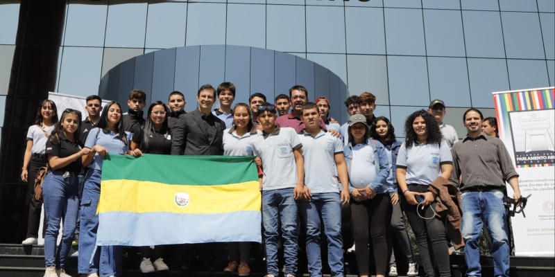 Jóvenes del Chaco visitaron por primera vez la sede del Poder Legislativo