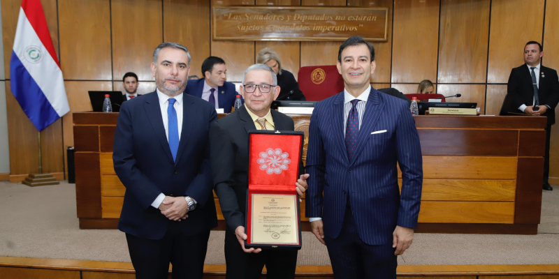 El Pleno del Senado rindió homenaje a Alfonso Mario Lezcano Cano