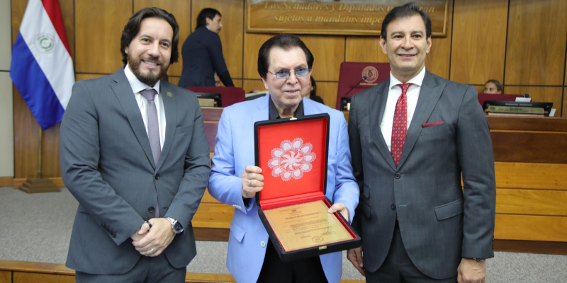 La Cámara de Senadores rindió homenaje a Oscar Pérez y su agrupación musical