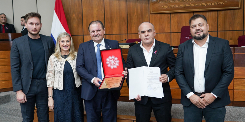 Reconocimiento a Andrés Trociuk por su aporte al crecimiento económico del país