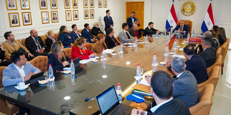 Presidente del Congreso acompaña proceso para fortalecer el control interno institucional