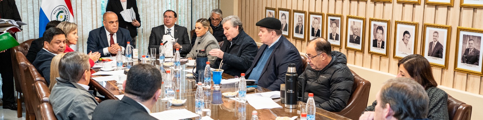 Reunión de mesa directiva y líderes de bancadas